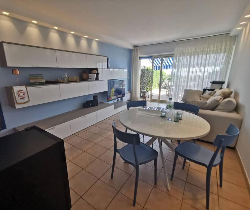 L'Apartment Paradise Sur Mer/80Sqm Beach Front +Ac Мантон Екстер'єр фото